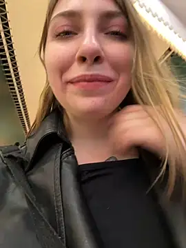 Snapshot of Sunny___Bunny chatting on 2, 3, 2025 Sunny Bunny online show from 2, 3, 2025