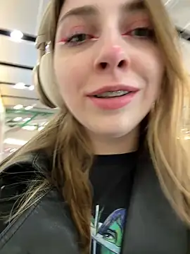 Snapshot of Sunny___Bunny chatting on 11, 3, 2025 Sunny Bunny online show from 11, 3, 2025