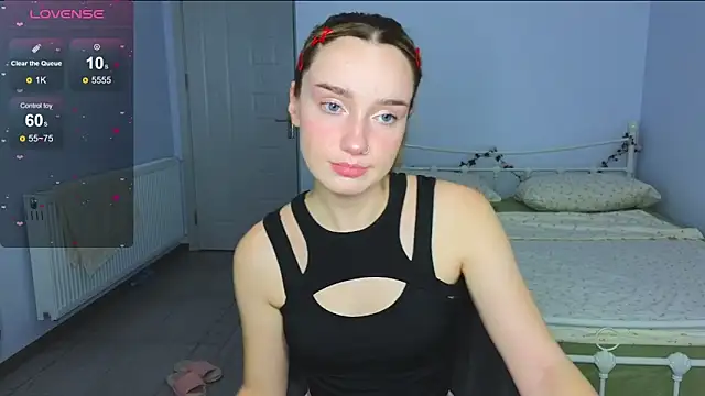 Snapshot of Wild_Sophie_ chatting on 16, 11, 2025 Wild Sophie online show from 16, 11, 2025