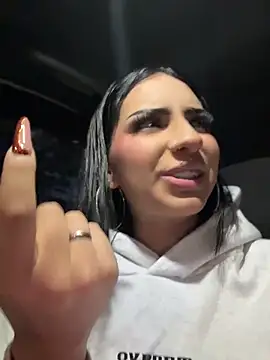 Hilary pinkk online show from 13, 4, 2026