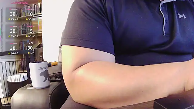 Snapshot of Strong_Bear89 chatting on 2, 10, 2025 Strong Bear89 online show from 2, 10, 2025