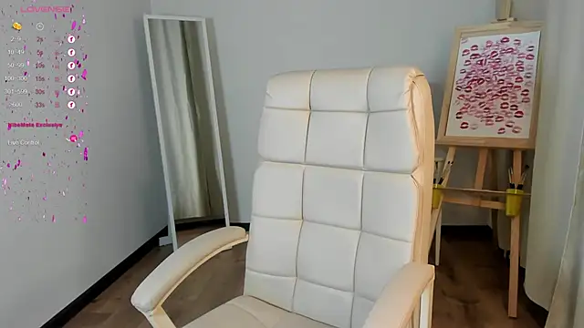 Snapshot of margeriTirell chatting on 8, 3, 2025 margeriTirell online show from 8, 3, 2025