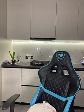 CurlyLara online show from 7, 4, 2026