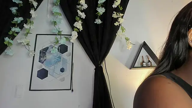 Snapshot of Khenta_Michells chatting on 15, 5, 2026 Khenta Michells online show from 15, 5, 2026