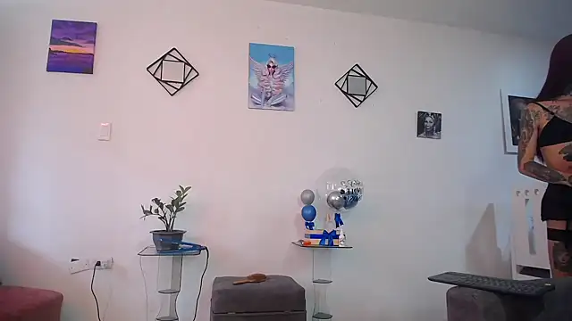 Snapshot of vixenxqueens chatting on 18, 9, 2025 vixenxqueens online show from 18, 9, 2025