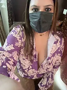 Snapshot of Reena_Darlinggg chatting on 7, 1, 2025 Reena Darlinggg online show from 7, 1, 2025