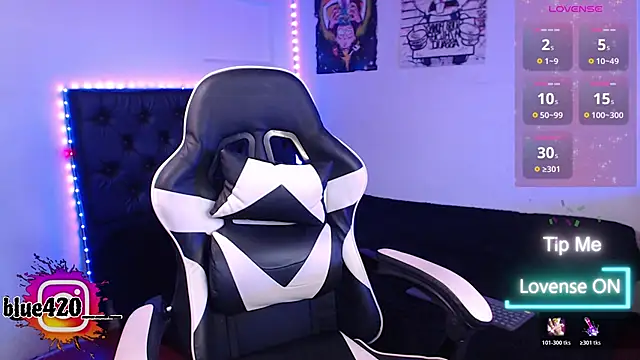 Snapshot of Skyler__blue4 chatting on 14, 11, 2025 Skyler blue4 online show from 14, 11, 2025