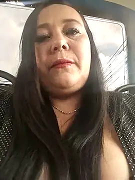 Snapshot of sara_pineros chatting on 5, 3, 2025 sara pineros online show from 5, 3, 2025
