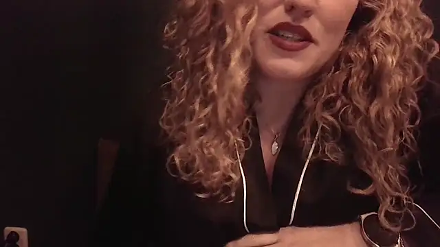 Snapshot of EyesWideShutNL chatting on 28, 10, 2025 EyesWideShutNL online show from 28, 10, 2025