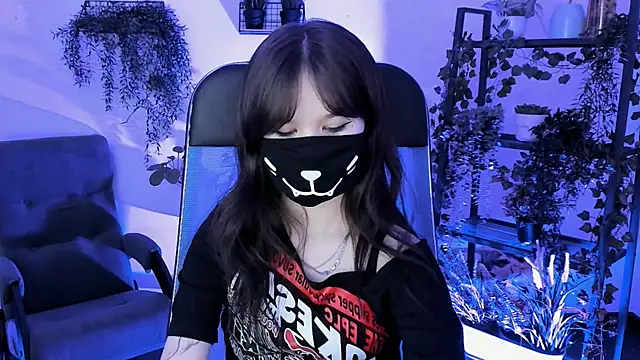 Snapshot of Elainebeness chatting on 2, 4, 2026 Elainebeness online show from 2, 4, 2026