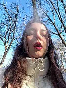 PoppyRobinson online show from 20, 12, 2024