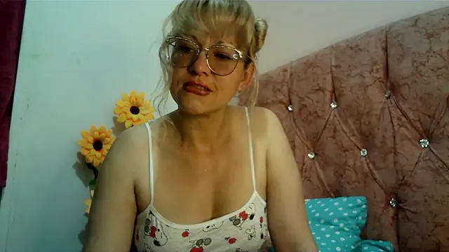 taylor198115 online show from 12, 12, 2024