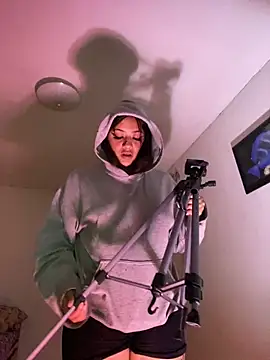 Miss oliviaa online show from 13, 2, 2026