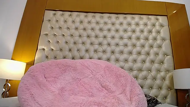 MegannMyerss online show from 4, 2, 2025