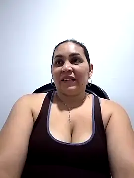 Snapshot of MirandaSoto chatting on 24, 1, 2025 MirandaSoto online show from 24, 1, 2025