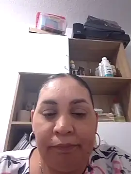 Snapshot of MirandaSoto chatting on 27, 1, 2025 MirandaSoto online show from 27, 1, 2025