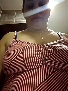 Snapshot of MirandaSoto chatting on 28, 1, 2025 MirandaSoto online show from 28, 1, 2025