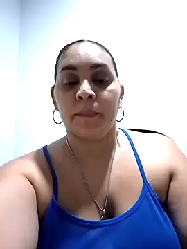 Snapshot of MirandaSoto chatting on 2, 2, 2025 MirandaSoto online show from 2, 2, 2025