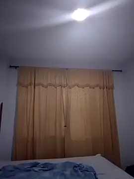 Snapshot of MirandaSoto chatting on 3, 2, 2025 MirandaSoto online show from 3, 2, 2025