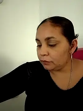 Snapshot of MirandaSoto chatting on 25, 2, 2025 MirandaSoto online show from 25, 2, 2025