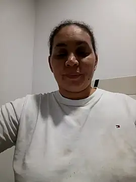 Snapshot of MirandaSoto chatting on 7, 3, 2025 MirandaSoto online show from 7, 3, 2025