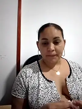 Snapshot of MirandaSoto chatting on 12, 3, 2025 MirandaSoto online show from 12, 3, 2025