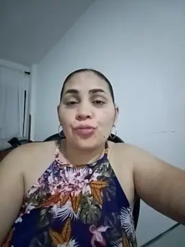 Snapshot of MirandaSoto chatting on 2, 10, 2025 MirandaSoto online show from 2, 10, 2025