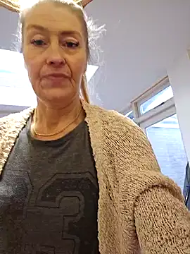 Snapshot of lisalustjouw chatting on 14, 1, 2025 lisalustjouw online show from 14, 1, 2025