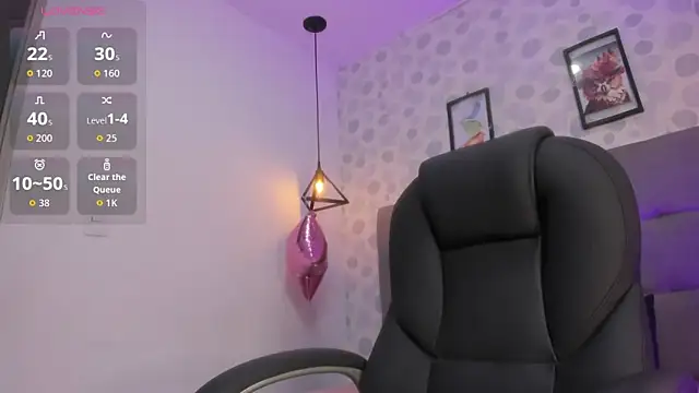 nicole  parker1 online show from 18, 4, 2026