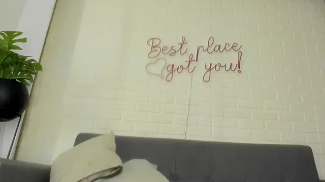 Snapshot of karina_gomez_18 chatting on 19, 2, 2026 karina gomez 18 online show from 19, 2, 2026