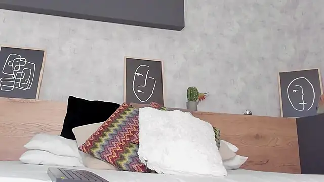 Snapshot of karina_gomez_18 chatting on 6, 4, 2026 karina gomez 18 online show from 6, 4, 2026