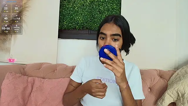 Snapshot of julieta_aguilar1 chatting on 25, 10, 2025 julieta aguilar1 online show from 25, 10, 2025