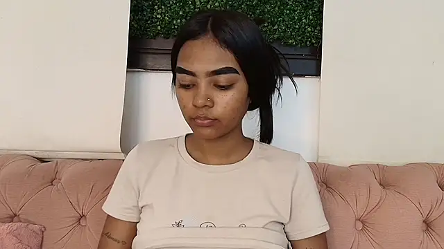 Snapshot of julieta_aguilar1 chatting on 19, 11, 2025 julieta aguilar1 online show from 19, 11, 2025