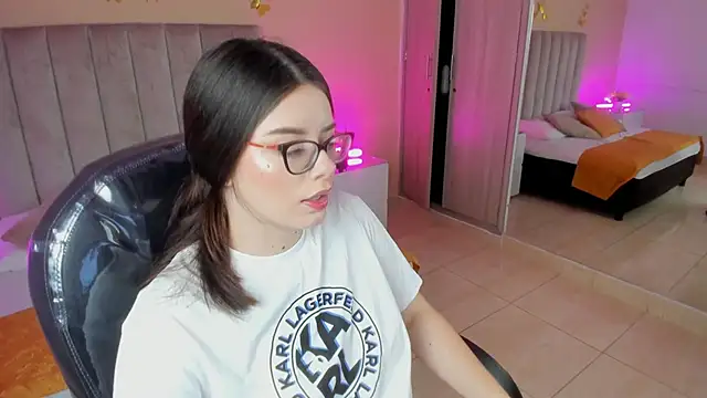 Charlotte Olsen  online show from 19, 5, 2026