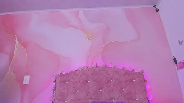 Snapshot of Bella__sweet chatting on 16, 12, 2024 Bella sweet online show from 16, 12, 2024