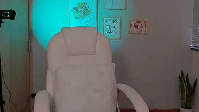 Elena Ruiz online show from 5, 1, 2025