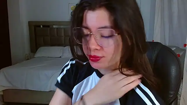 Snapshot of zoecruzz chatting on 19, 2, 2026 zoecruzz online show from 19, 2, 2026