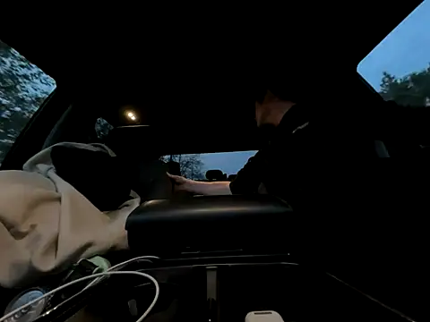 Snapshot of skittlez82 chatting on 24, 10, 2025 skittlez82 online show from 24, 10, 2025