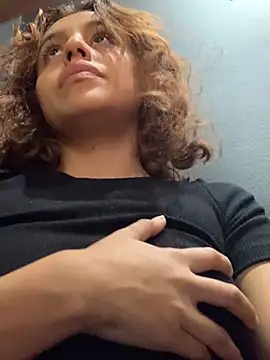 Snapshot of Katee_Jones chatting on 8, 12, 2024 Katee Jones online show from 8, 12, 2024