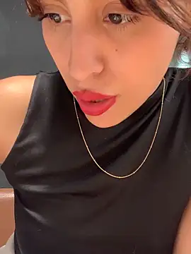 Snapshot of Katee_Jones chatting on 8, 2, 2025 Katee Jones online show from 8, 2, 2025