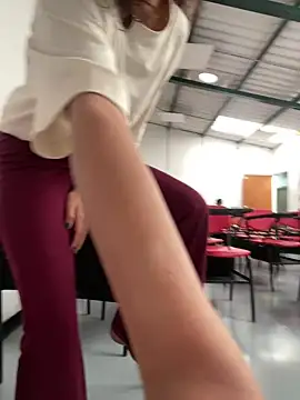 Snapshot of Katee_Jones chatting on 20, 2, 2025 Katee Jones online show from 20, 2, 2025