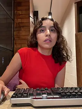 Snapshot of Katee_Jones chatting on 16, 3, 2025 Katee Jones online show from 16, 3, 2025