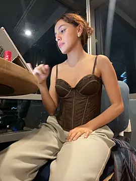 Snapshot of Katee_Jones chatting on 19, 9, 2025 Katee Jones online show from 19, 9, 2025