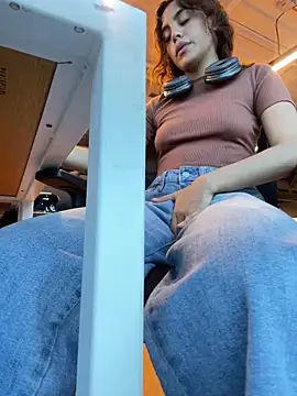 Snapshot of Katee_Jones chatting on 27, 9, 2025 Katee Jones online show from 27, 9, 2025