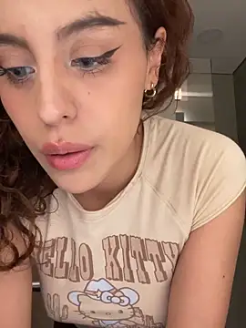 Snapshot of Katee_Jones chatting on 9, 10, 2025 Katee Jones online show from 9, 10, 2025