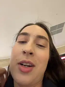 Holly Play online show from 23, 11, 2025