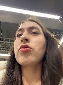 Holly Play online show from 16, 2, 2026