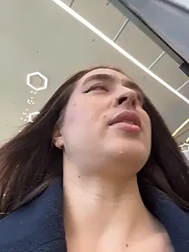 Holly Play online show from 10, 4, 2026