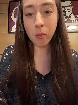 Holly Play online show from 30, 5, 2026
