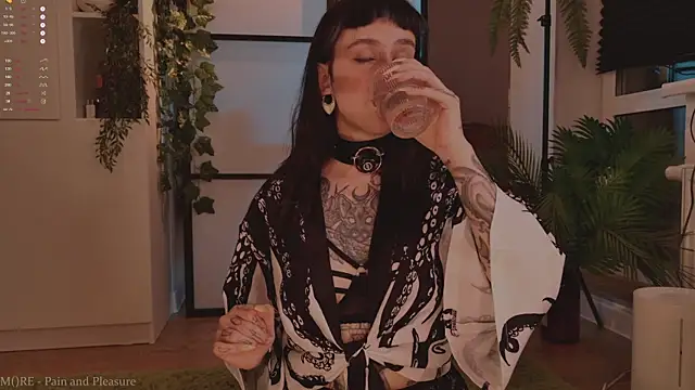 MichaellaMoon online show from 8, 11, 2025